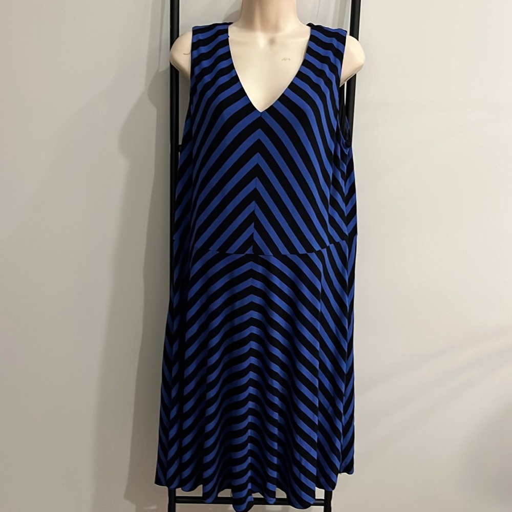 Tahari by ASL A-line V-neck Chevron Stripe Sleeveless Blue Black Dress Size 16 W